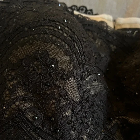 La Femme 2 Piece Beaded and lace skirt and top size 2 - Picture 4 of 10